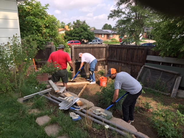 A team working with single mom