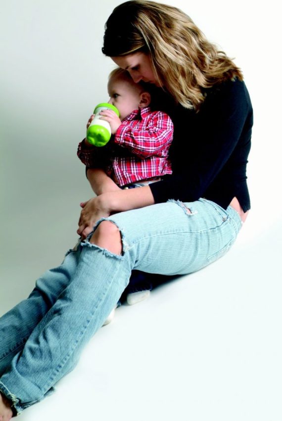 New Commandment Men's Ministries trains teams of men to serve single moms and their children.